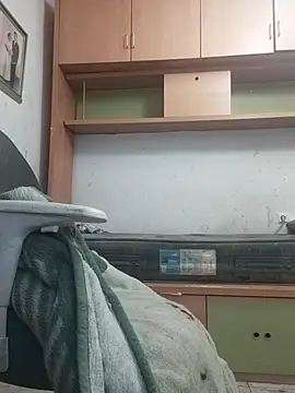 skrigul12 online show from 11-18-25, 05:16