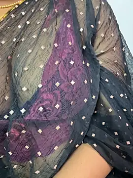 VR here 4U online show from 11-08-25, 01:14