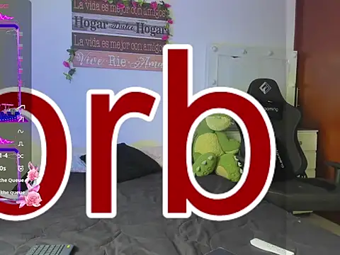 Snapshot of maika28 chatting on 04-15-26, 01:26 maika28 online show from 04-15-26, 01:26