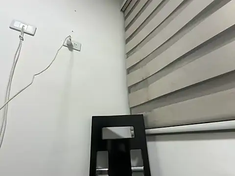 DollMagguie online show from 12-14-25, 11:32