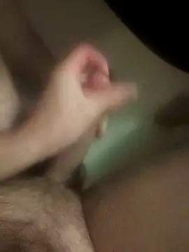 Snapshot of hungandnerdy420 chatting on 09-19-25, 05:44 hungandnerdy420 online show from 09-19-25, 05:44