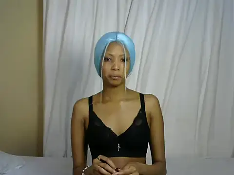 StarBarbiee online show from 10-28-25, 01:54