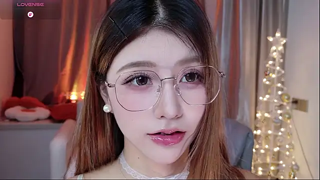 Momoever123456 online show from 10-09-25, 01:44