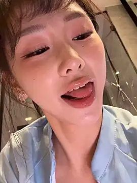 Momoever123456 online show from 04-26-26, 02:25