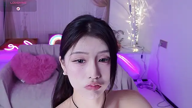 Momoever123456 online show from 04-07-26, 02:19