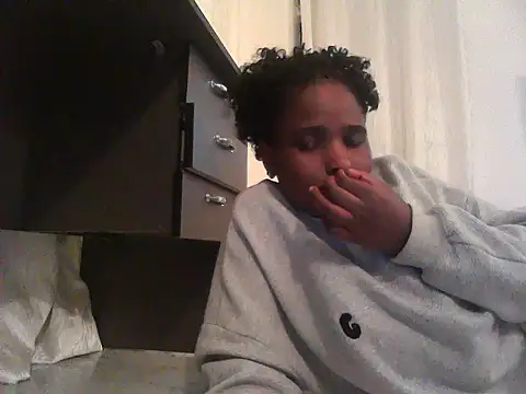 Snapshot of candybabe_ chatting on 07-17-26, 08:28 candybabe online show from 07-17-26, 08:28