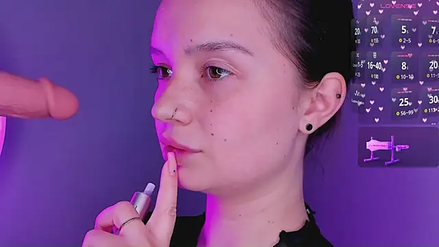 bitchpeace  online show from 04-08-26, 11:17