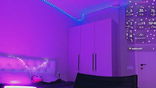 bitchpeace  online show from 11-20-25, 08:31