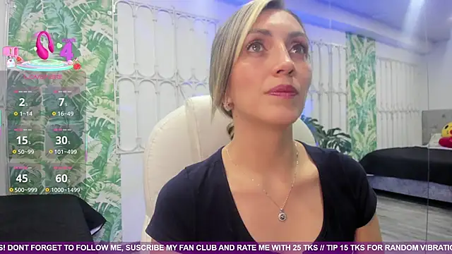 Snapshot of anny_sweet72 chatting on 09-12-25, 12:27 anny sweet72 online show from 09-12-25, 12:27