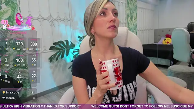 Snapshot of anny_sweet72 chatting on 09-09-25, 11:41 anny sweet72 online show from 09-09-25, 11:41
