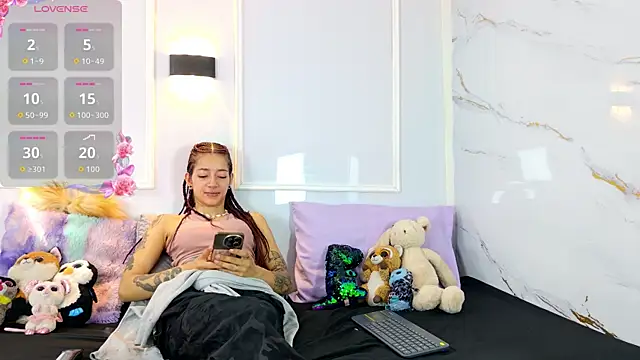 zorravioletta1 online show from 05-22-26, 02:37