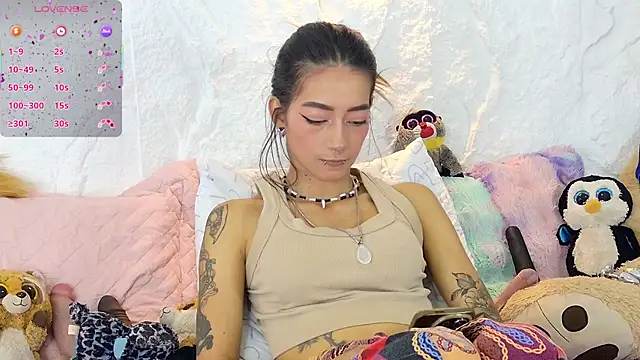 zorravioletta1 online show from 10-13-25, 01:23