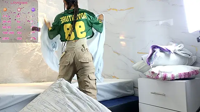 zorravioletta1 online show from 12-18-25, 12:09