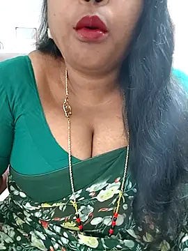 Snapshot of Swapna_143 chatting on 10-22-25, 02:55 Swapna 143 online show from 10-22-25, 02:55