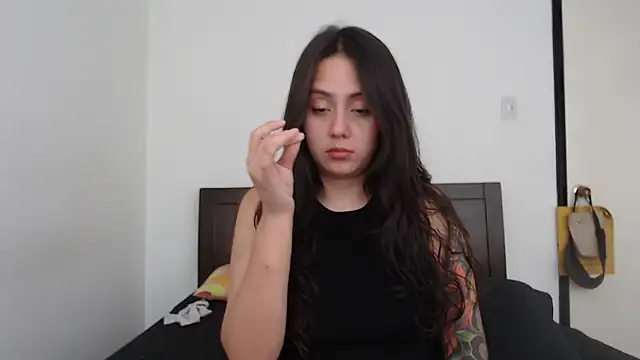 rebecca collin online show from 12-17-25, 08:47