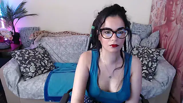 Saturnia Yvonne online show from 10-09-25, 09:43