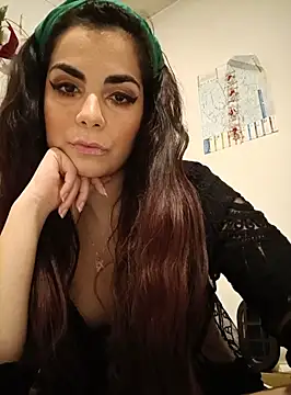 Saturnia Yvonne online show from 01-09-25, 12:14