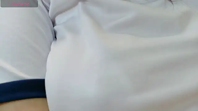 Snapshot of momochan88 chatting on 09-18-25, 03:31 momochan88 online show from 09-18-25, 03:31