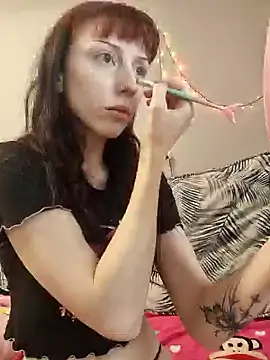 Snapshot of _Alice_0-0 chatting on 10-11-25, 08:15  Alice 0-0 online show from 10-11-25, 08:15