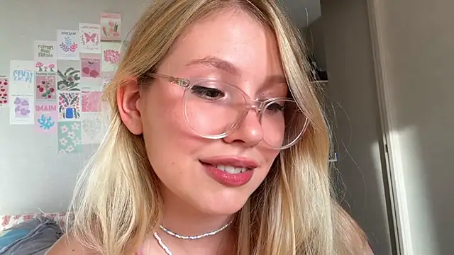 HoneyAudrey online show from 09-23-25, 02:07