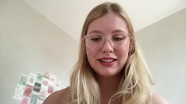 HoneyAudrey online show from 09-18-25, 02:47