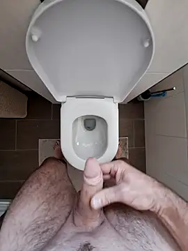 Snapshot of oldermanforwomen chatting on 12-23-25, 09:30 oldermanforwomen online show from 12-23-25, 09:30