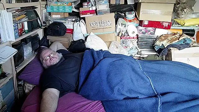 hadeszeuss2 online show from 11-30-25, 02:40