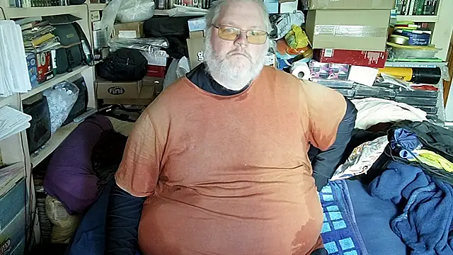 hadeszeuss2 online show from 04-15-26, 03:27