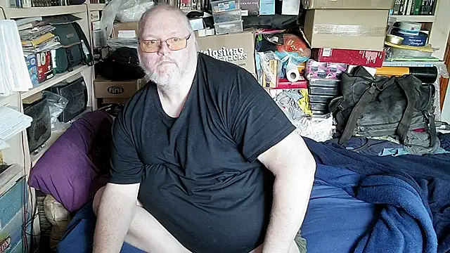 hadeszeuss2 online show from 03-18-26, 03:03