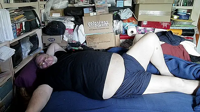 hadeszeuss2 online show from 04-06-26, 01:23