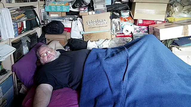 hadeszeuss2 online show from 12-15-25, 02:56