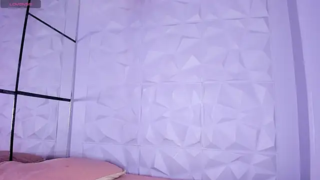 Snapshot of _LittleLia chatting on 02-18-26, 06:48 LittleLia online show from 02-18-26, 06:48