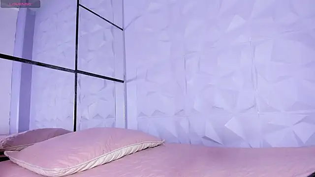  LittleLia online show from 10-07-25, 03:35