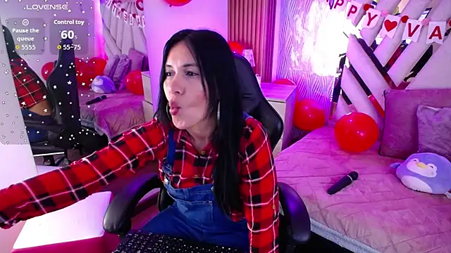 Snapshot of Camille_jhonson chatting on 02-13-26, 10:04 Camille jhonson online show from 02-13-26, 10:04