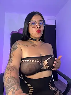 Devilsweet17 online show from 11-22-25, 08:51