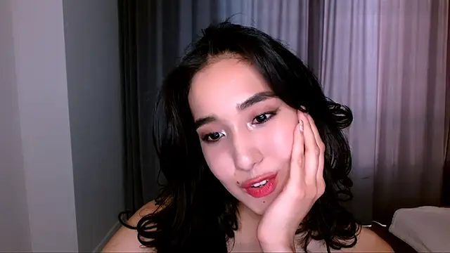 Snapshot of Li_noen chatting on 12-11-24, 04:39 Li noen online show from 12-11-24, 04:39