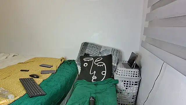 NaughtyKelly28 online show from 04-14-26, 09:20