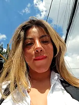 Karen San Miguel online show from 11-11-25, 06:25