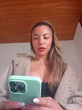 Karen San Miguel online show from 10-28-25, 07:35