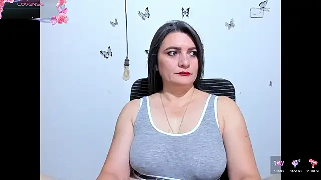 Snapshot of Amie_Adams82_ chatting on 07-16-26, 04:04 Amie Adams82 online show from 07-16-26, 04:04