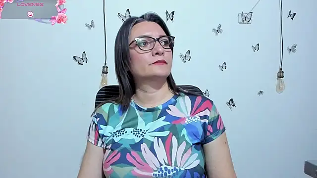 Amie Adams82  online show from 12-19-25, 04:20