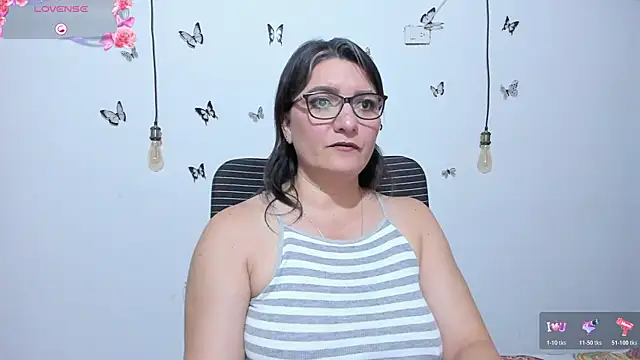 Amie Adams82  online show from 04-17-26, 03:04