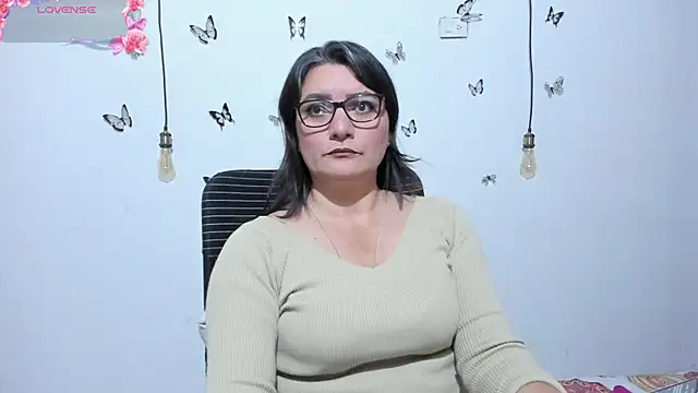 Amie Adams82  online show from 04-20-26, 02:51