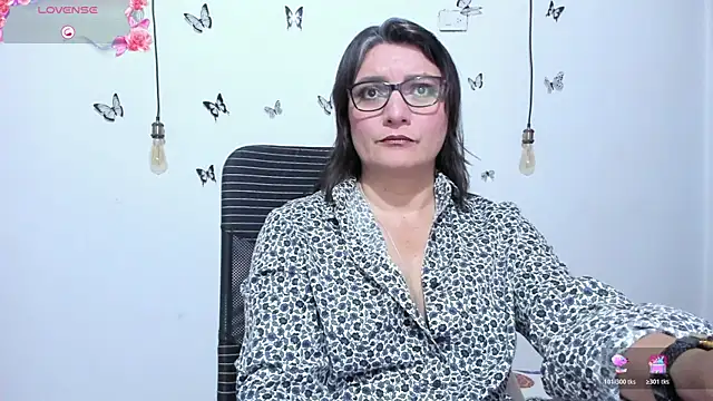 Snapshot of Amie_Adams82_ chatting on 04-28-26, 01:26 Amie Adams82 online show from 04-28-26, 01:26