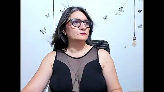 Snapshot of Amie_Adams82_ chatting on 08-04-26, 04:55 Amie Adams82 online show from 08-04-26, 04:55