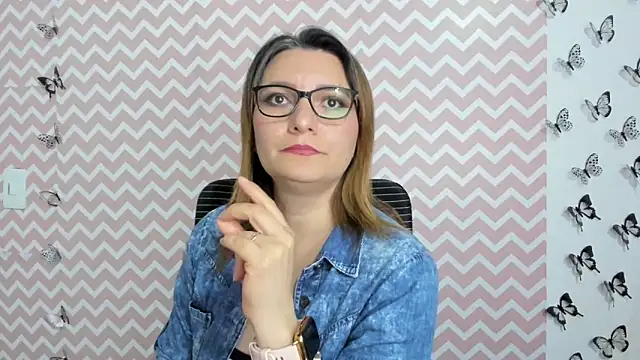 Amie Adams82  online show from 02-07-25, 07:38