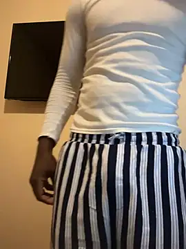 BiggieSmxll online show from 06-18-26, 04:22