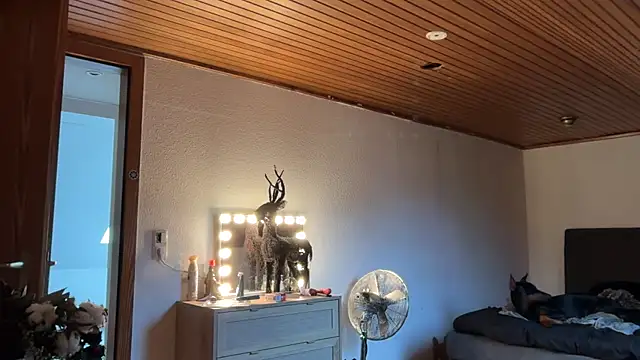 JeSuisUnTapin online show from 12-20-25, 12:52