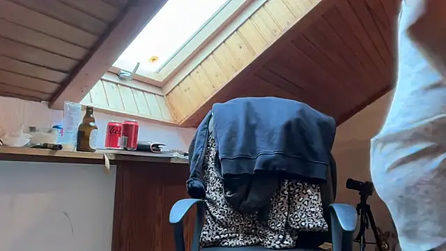 JeSuisUnTapin online show from 10-24-25, 11:09