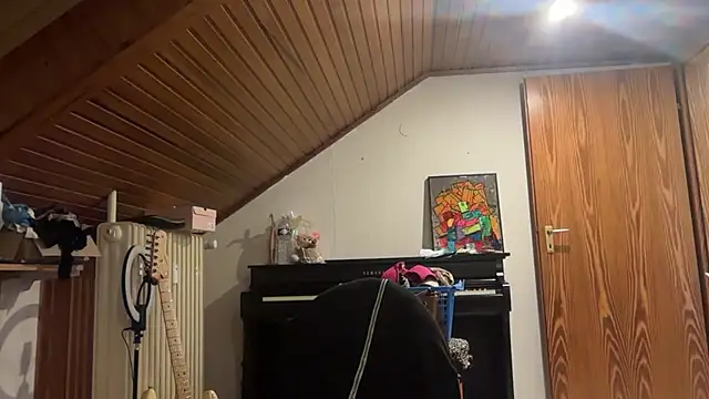 JeSuisUnTapin online show from 04-16-26, 09:39